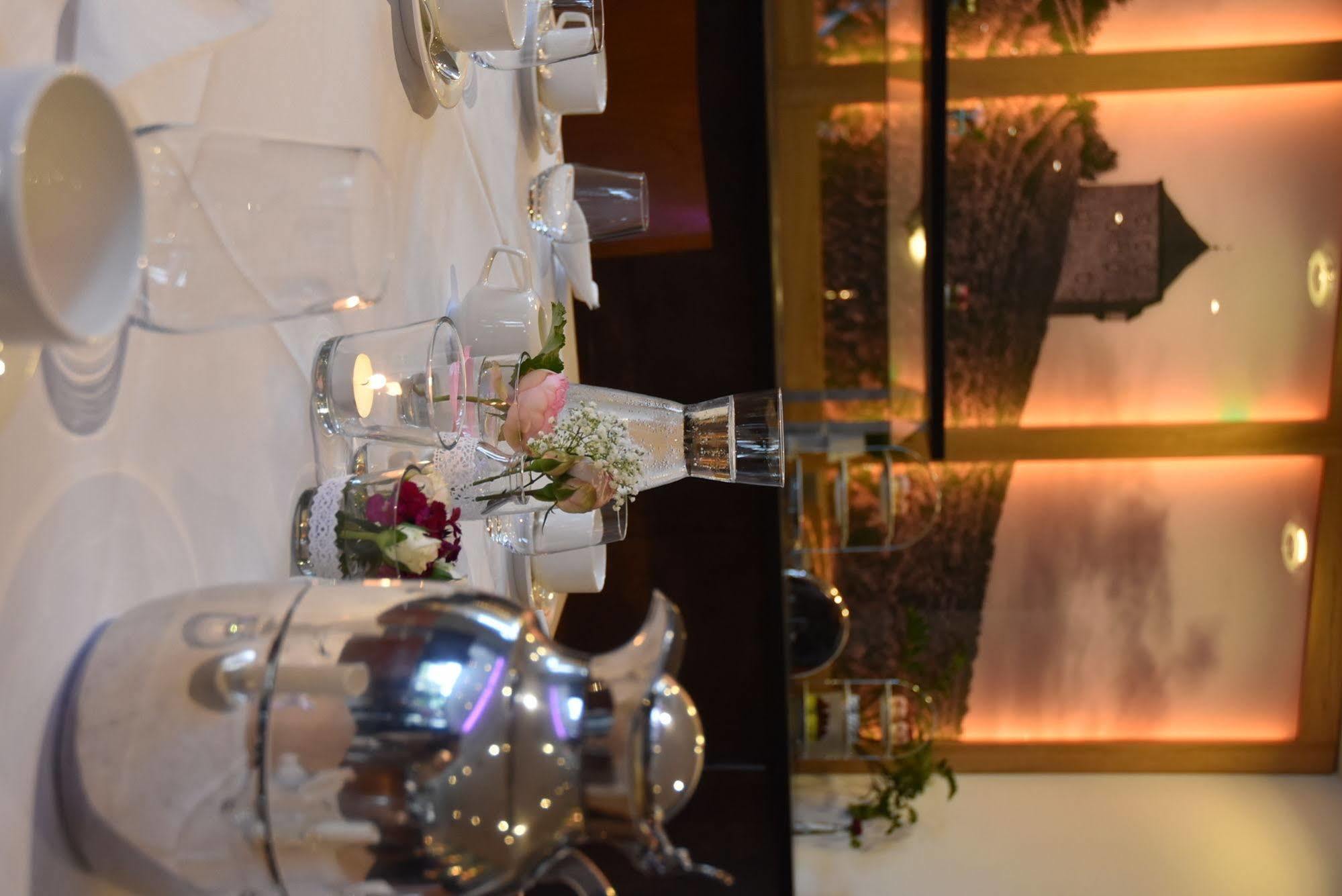 Das Wildeck Hotel & Restaurant Abstatt Bagian luar foto
