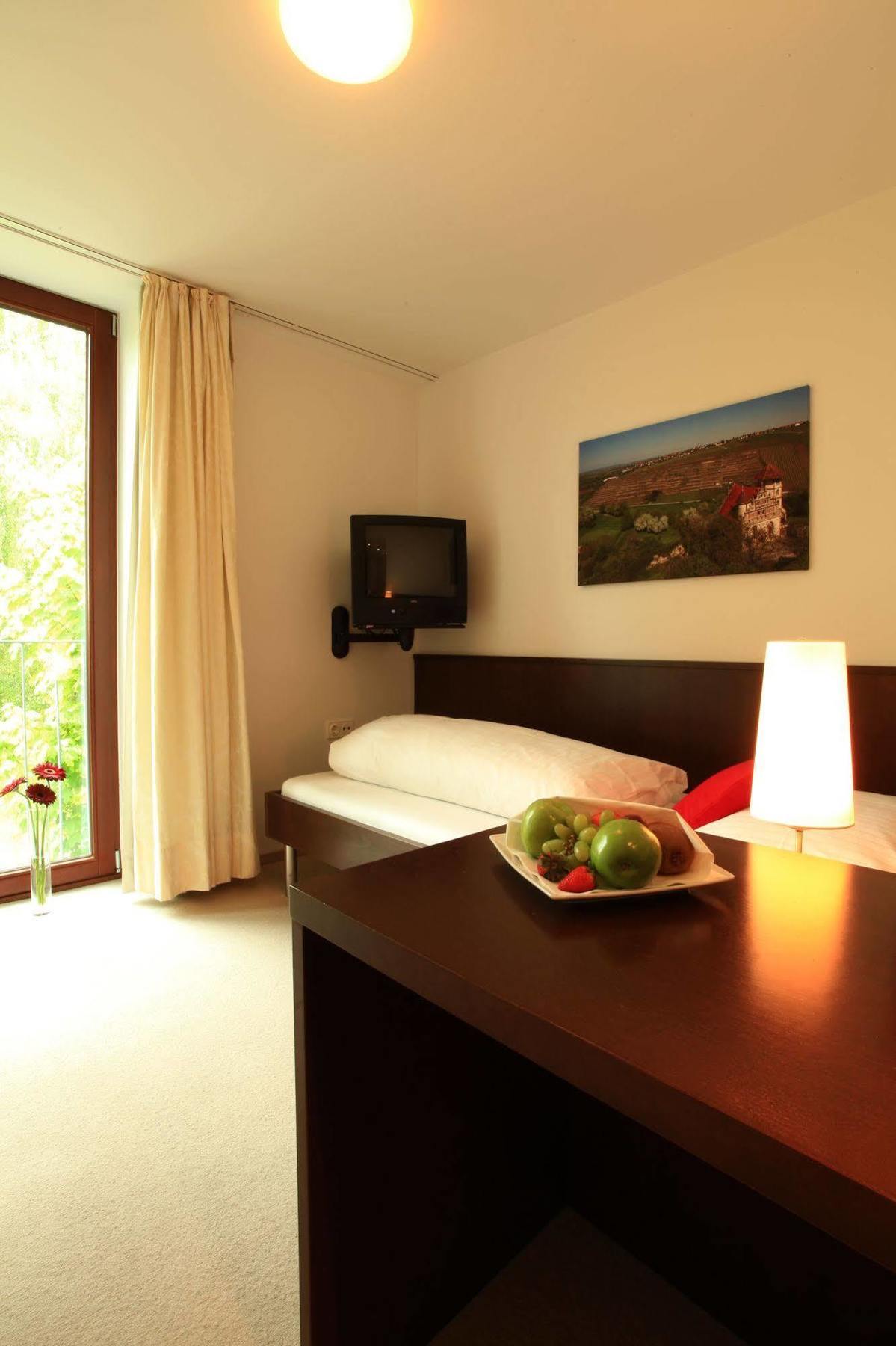 Das Wildeck Hotel & Restaurant Abstatt Bagian luar foto